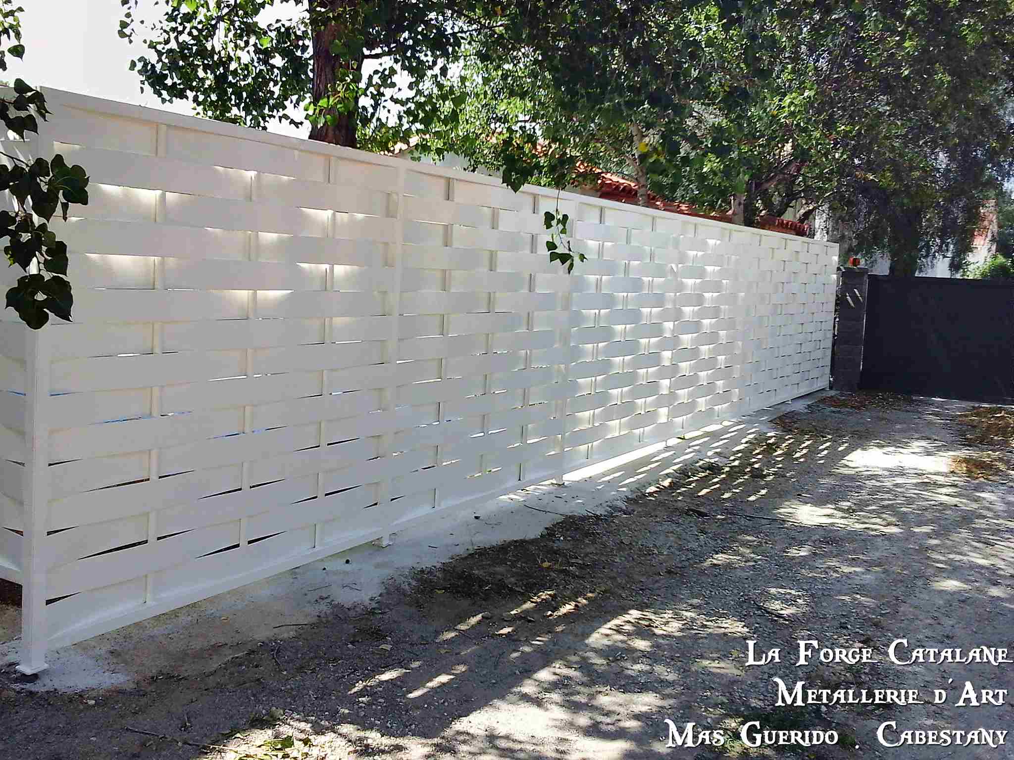 cloture lames tole vannerie tube renfort finition thermolaquage forge catalane.jpg